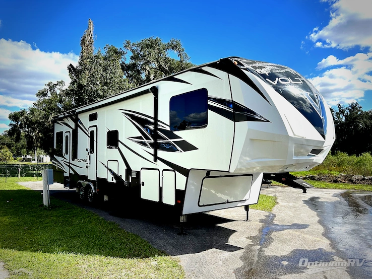 2018 Dutchmen Voltage V3705 RV Photo 1