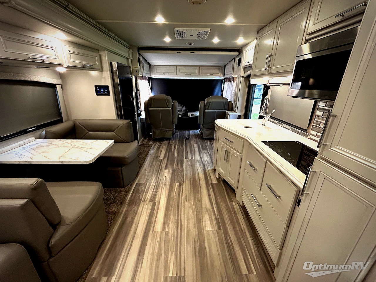 2023 Fleetwood Pace Arrow 36U Photo 4
