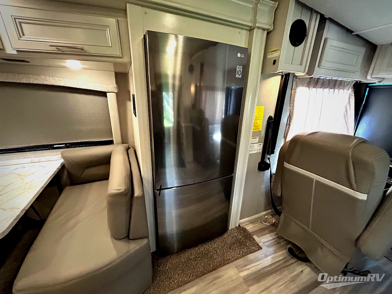 2023 Fleetwood Pace Arrow 36U Photo 10