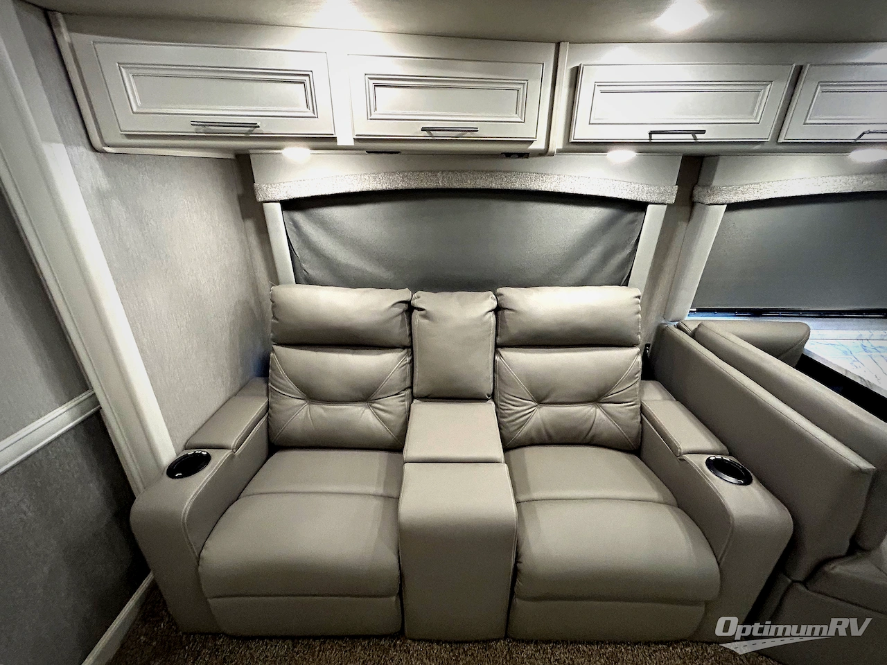 2023 Fleetwood Pace Arrow 36U Photo 12