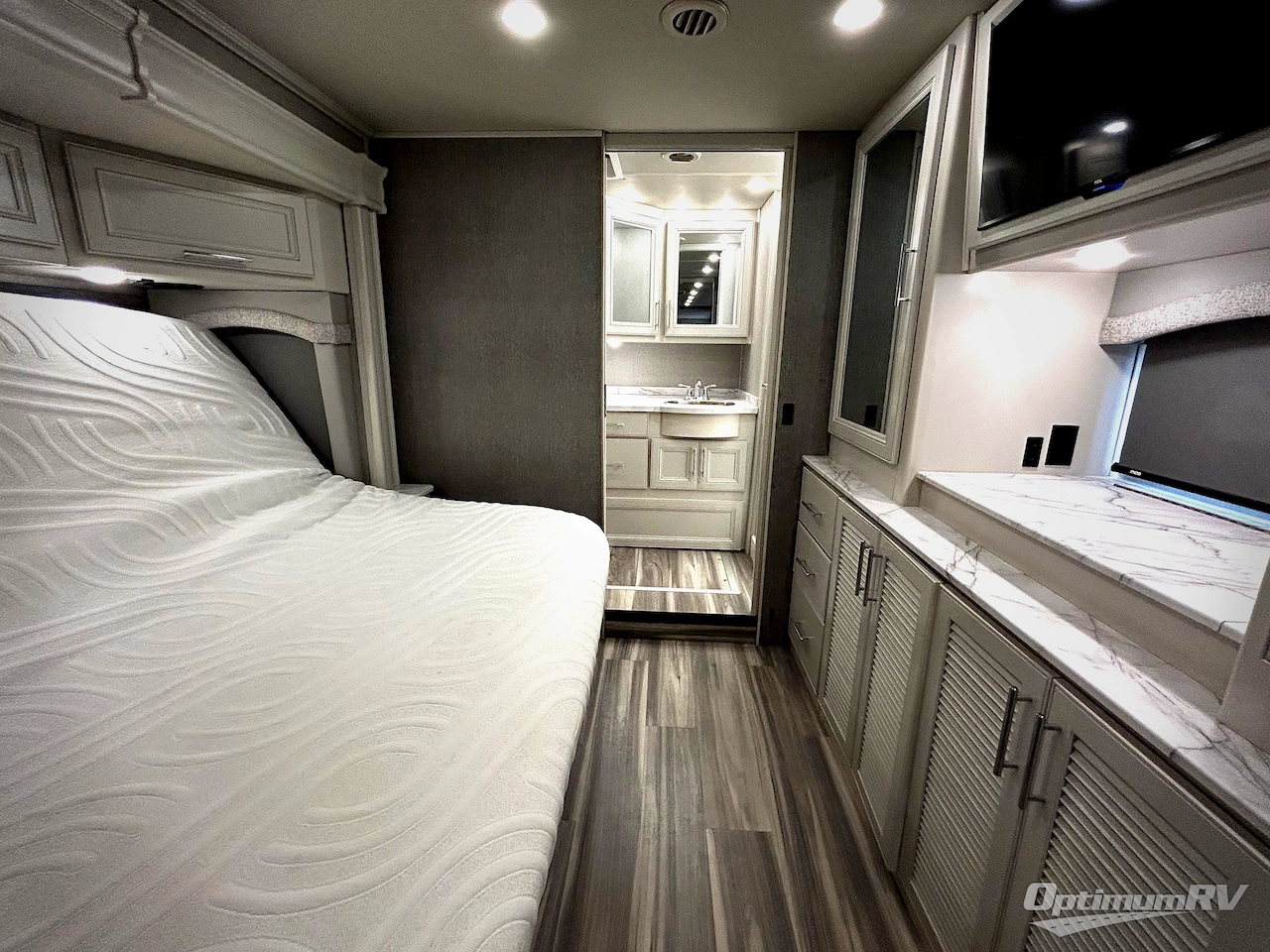 2023 Fleetwood Pace Arrow 36U Photo 15