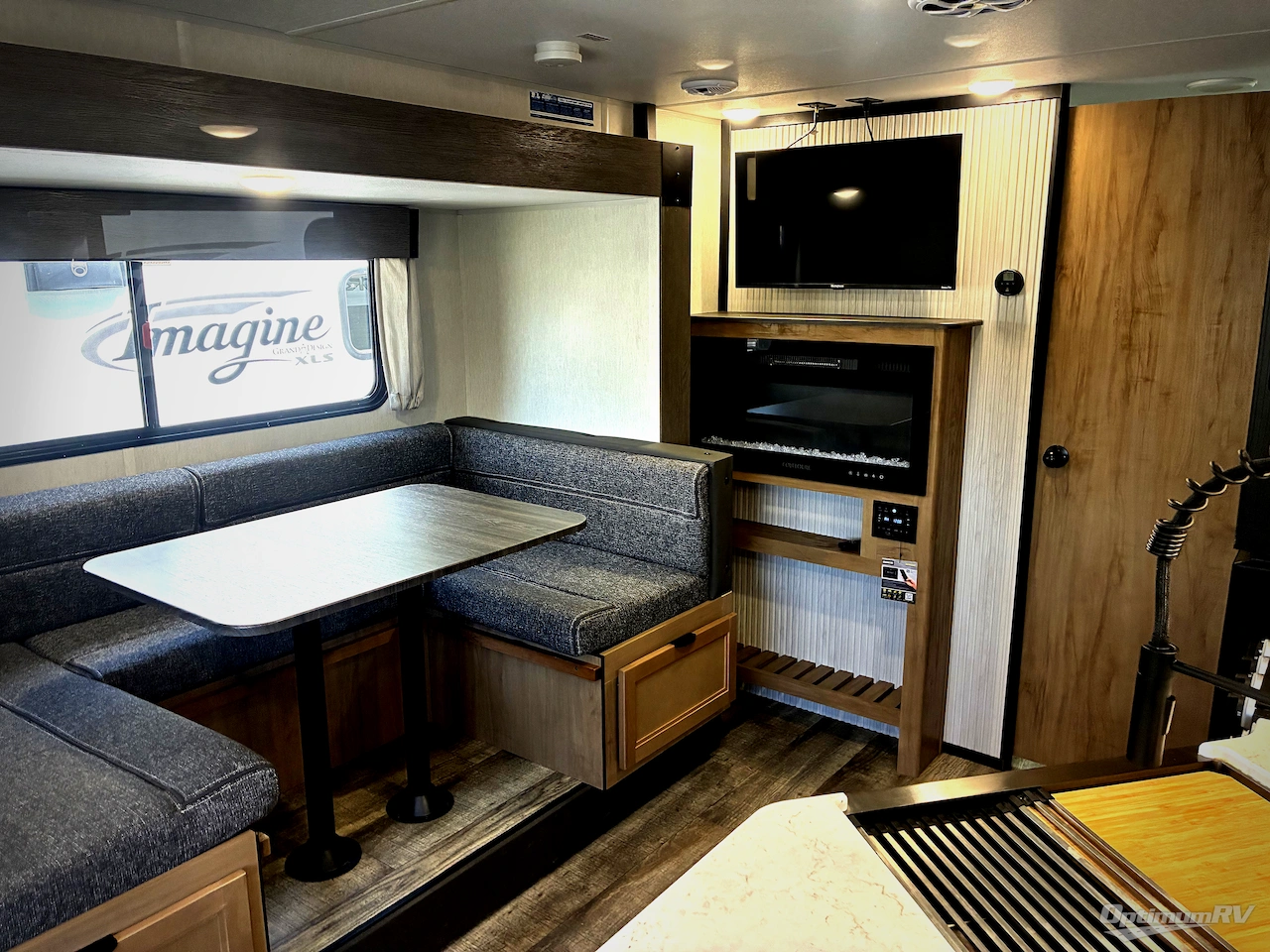 2024 Forest River Cherokee Grey Wolf 23MK Photo 4