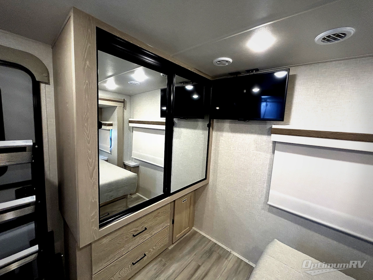 2023 Forest River Rockwood Ultra Lite 2608BS Photo 15