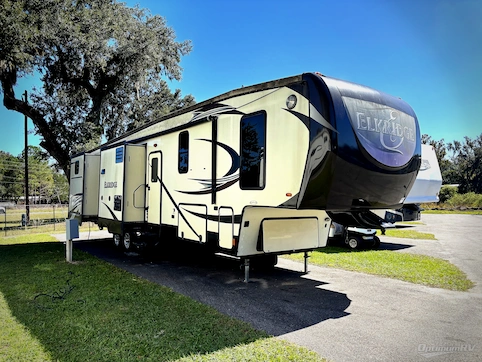 Used 2015 Heartland ElkRidge 38RSRT Featured Photo