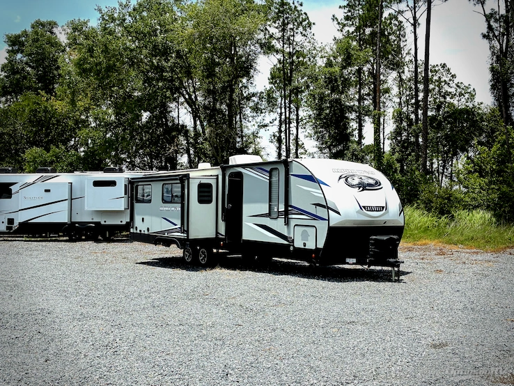 2022 Forest River Cherokee Alpha Wolf 26RL-L RV Photo 1