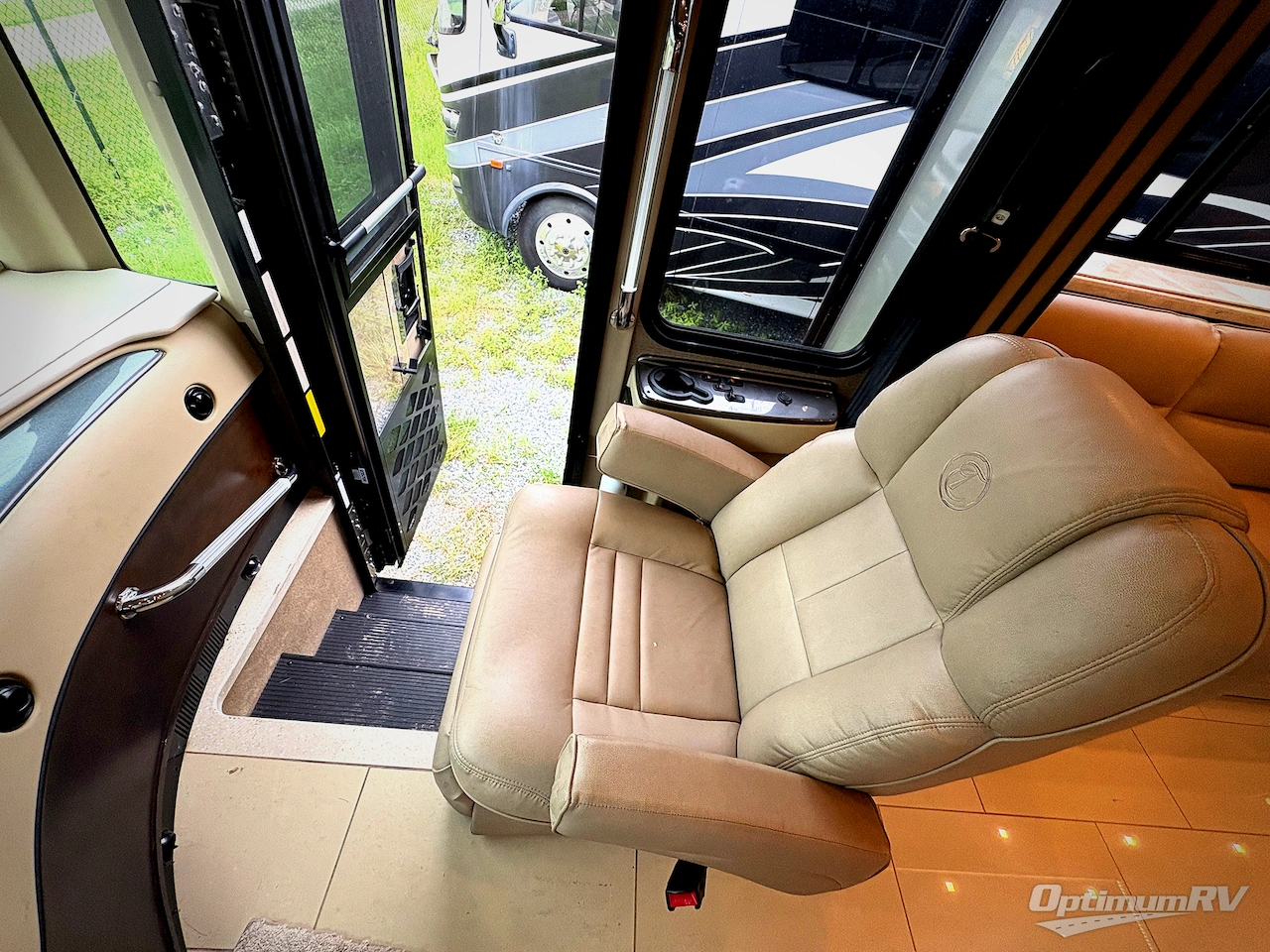 2019 Tiffin Allegro RED 37 BA Photo 5