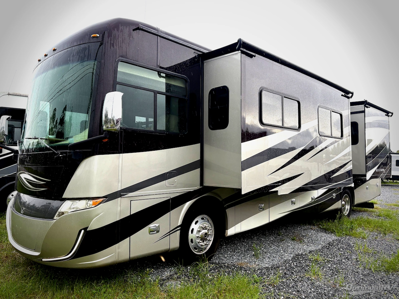 2019 Tiffin Allegro RED 37 BA Photo 2