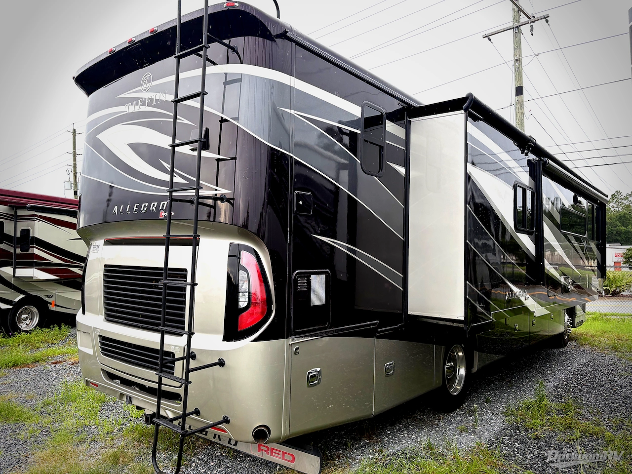2019 Tiffin Allegro RED 37 BA Photo 3