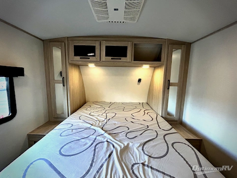2022 Heartland Sundance Ultra Lite 326BH RV Photo 3