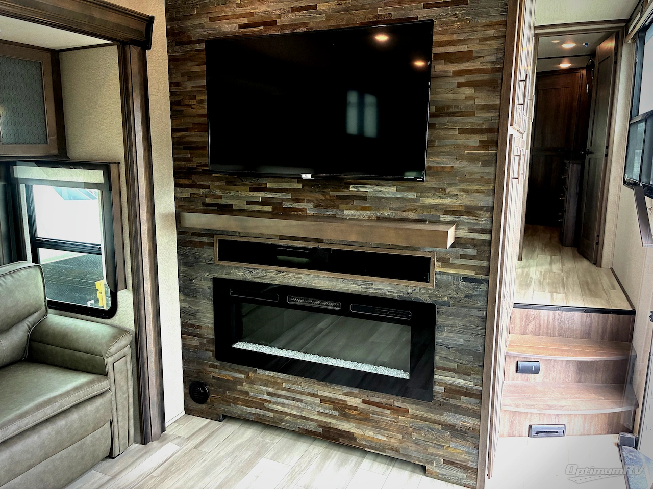2022 Grand Design Solitude 390RK Photo 14