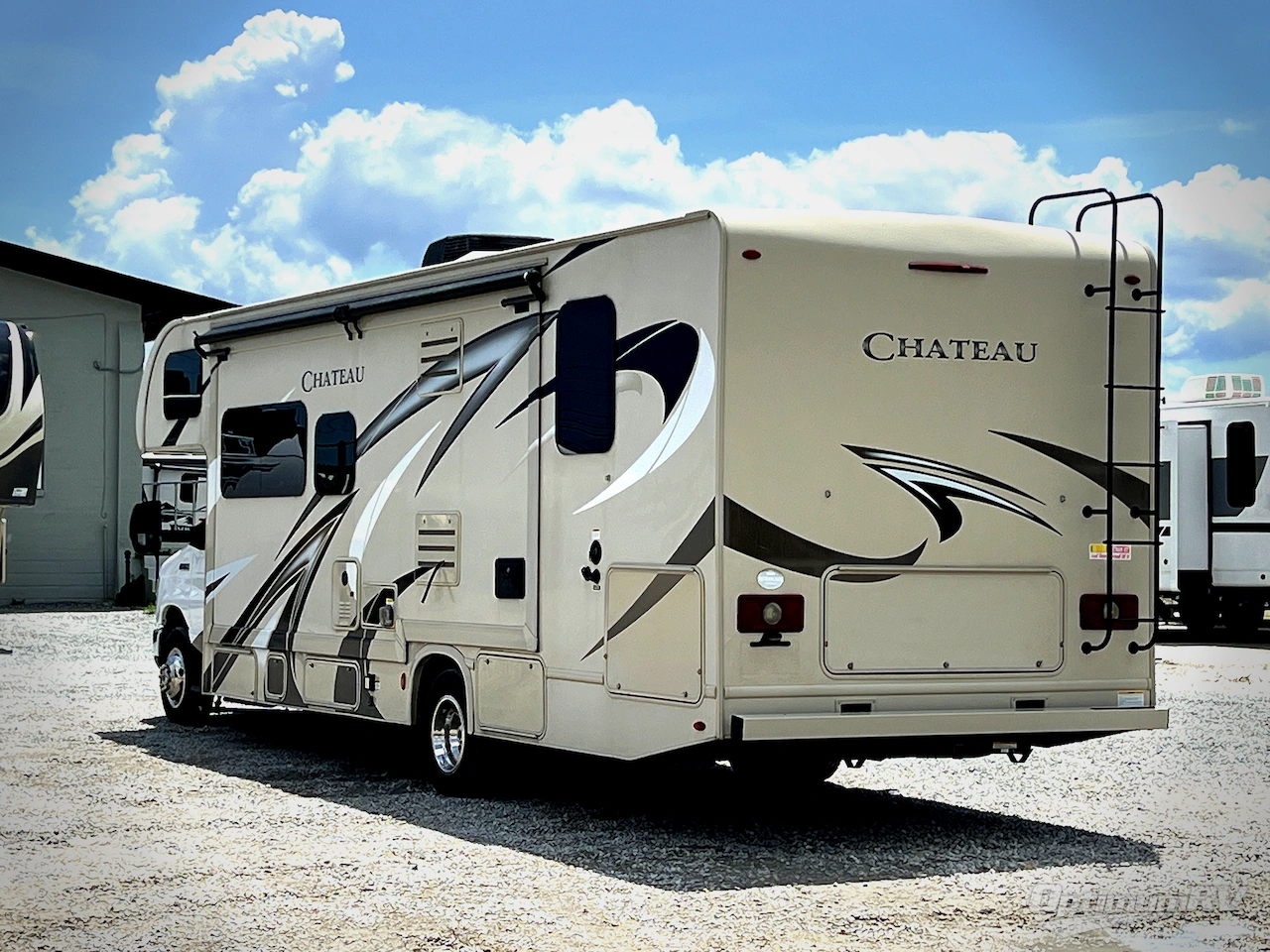 2019 Thor Chateau 31Y Photo 3