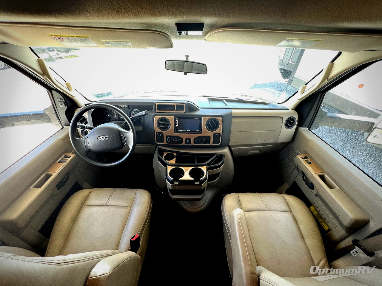 2019 Thor Chateau 31Y Photo 6