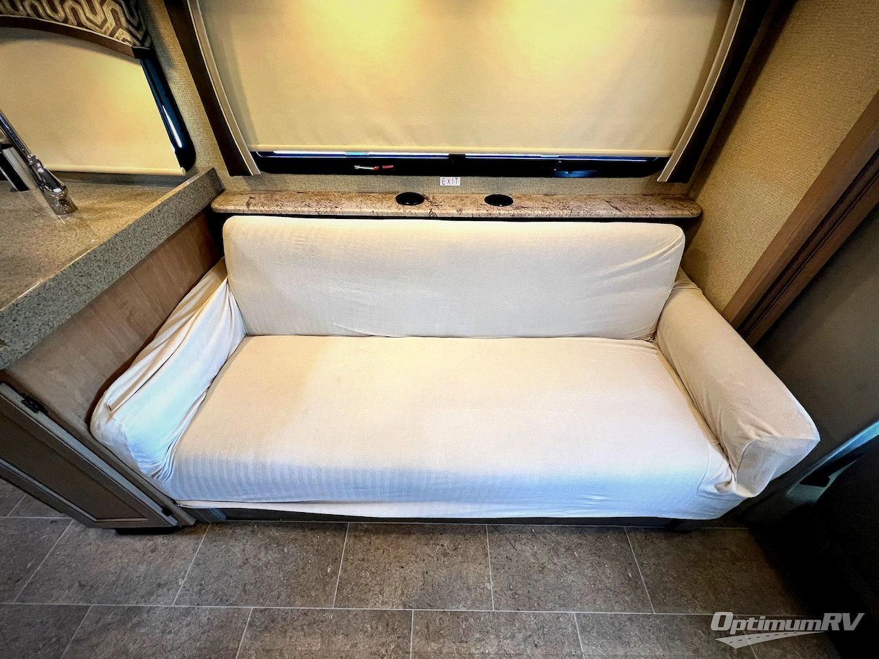 2019 Thor Chateau 31Y Photo 11