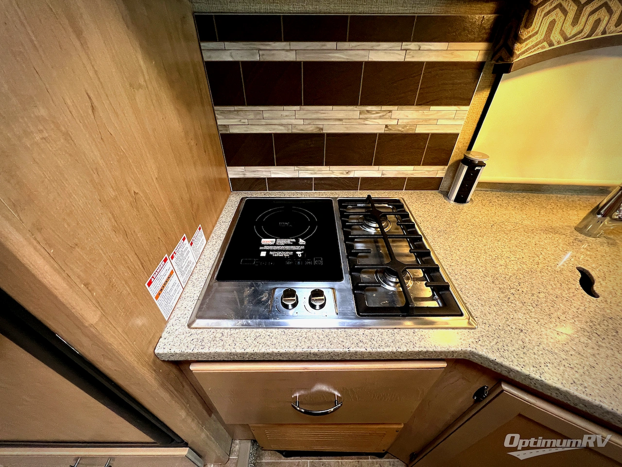 2019 Thor Chateau 31Y Photo 15