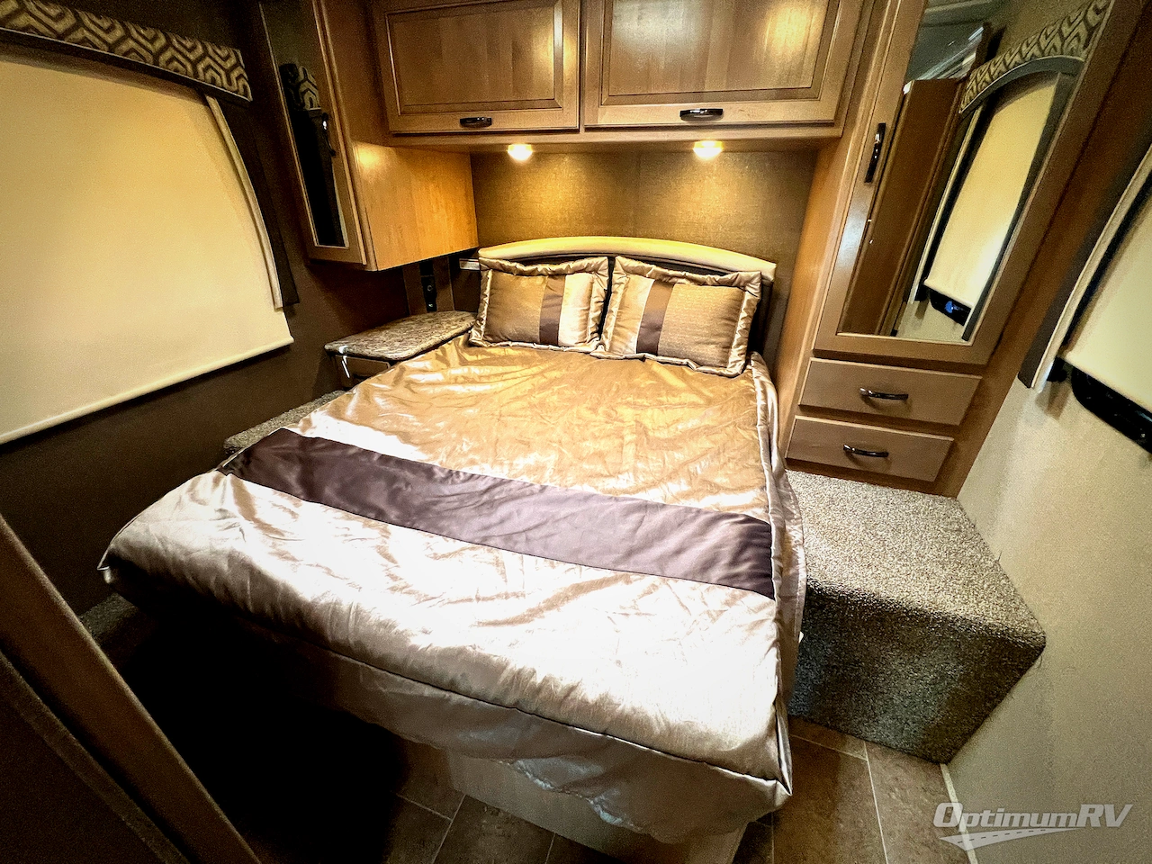 2019 Thor Chateau 31Y Photo 21