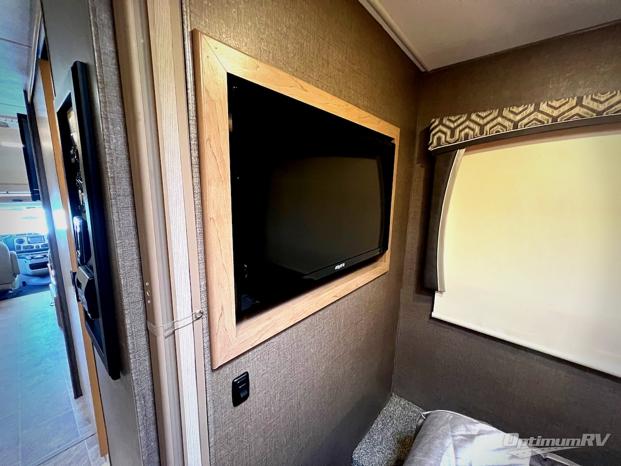 2019 Thor Chateau 31Y Photo 23