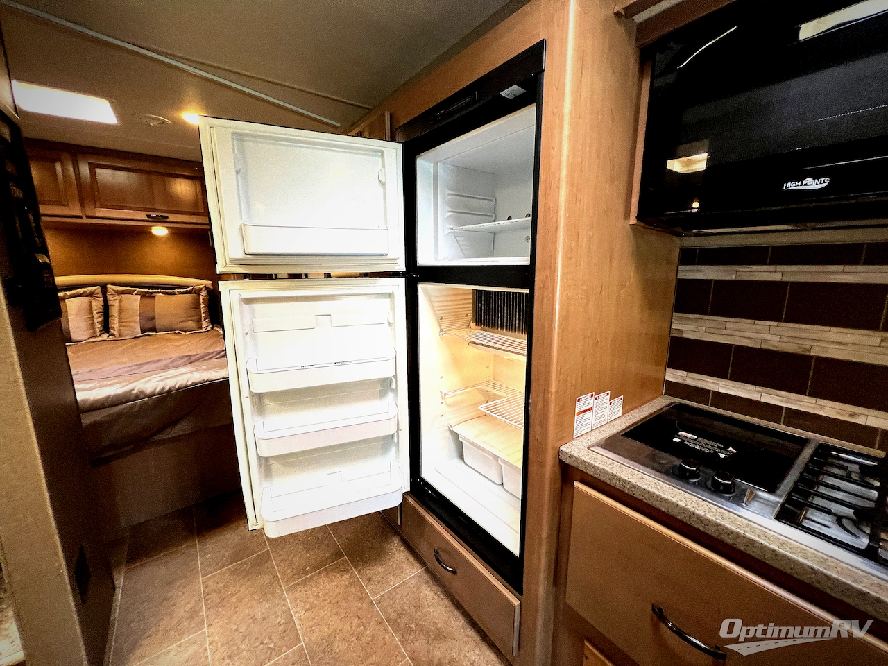 2019 Thor Chateau 31Y Photo 16