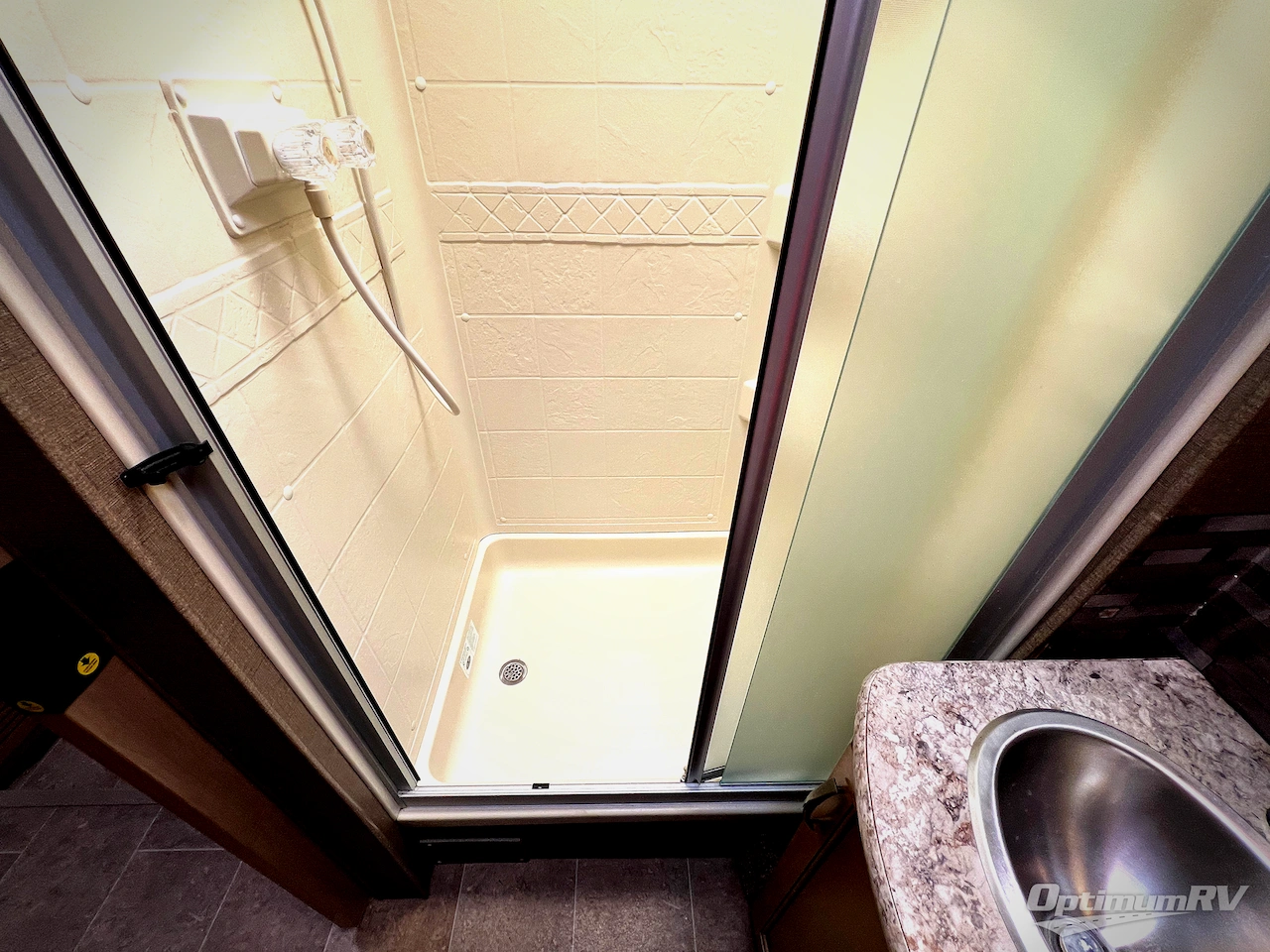 2019 Thor Chateau 31Y Photo 20