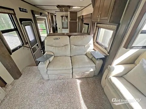 2018 Grand Design Solitude 374TH RV Photo 4
