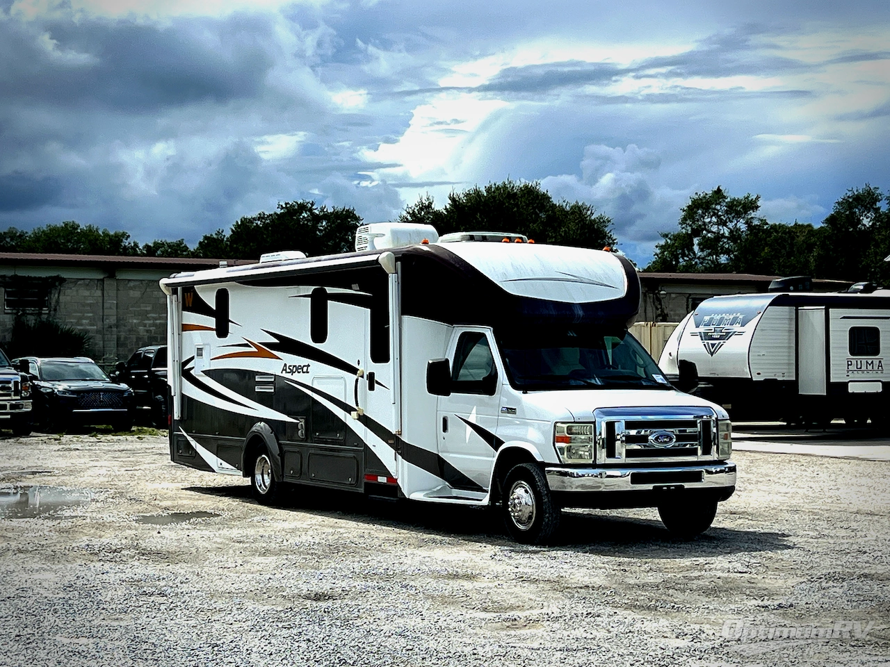 2011 Winnebago Aspect 28T Photo 1