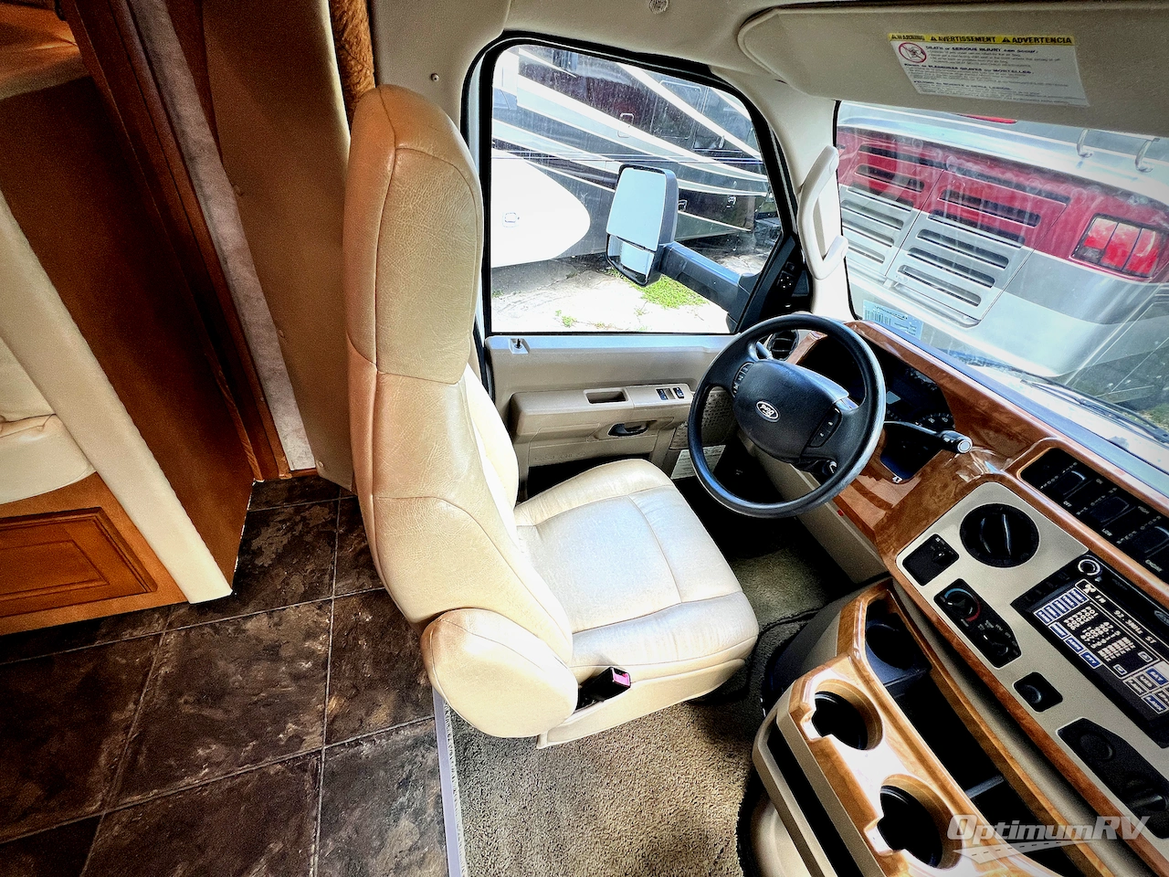 2011 Winnebago Aspect 28T Photo 6