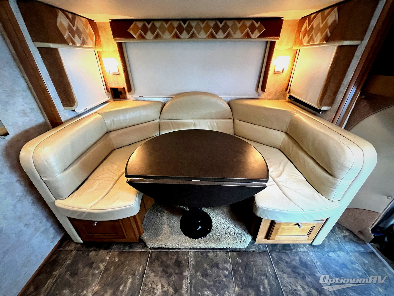 2011 Winnebago Aspect 28T Photo 10