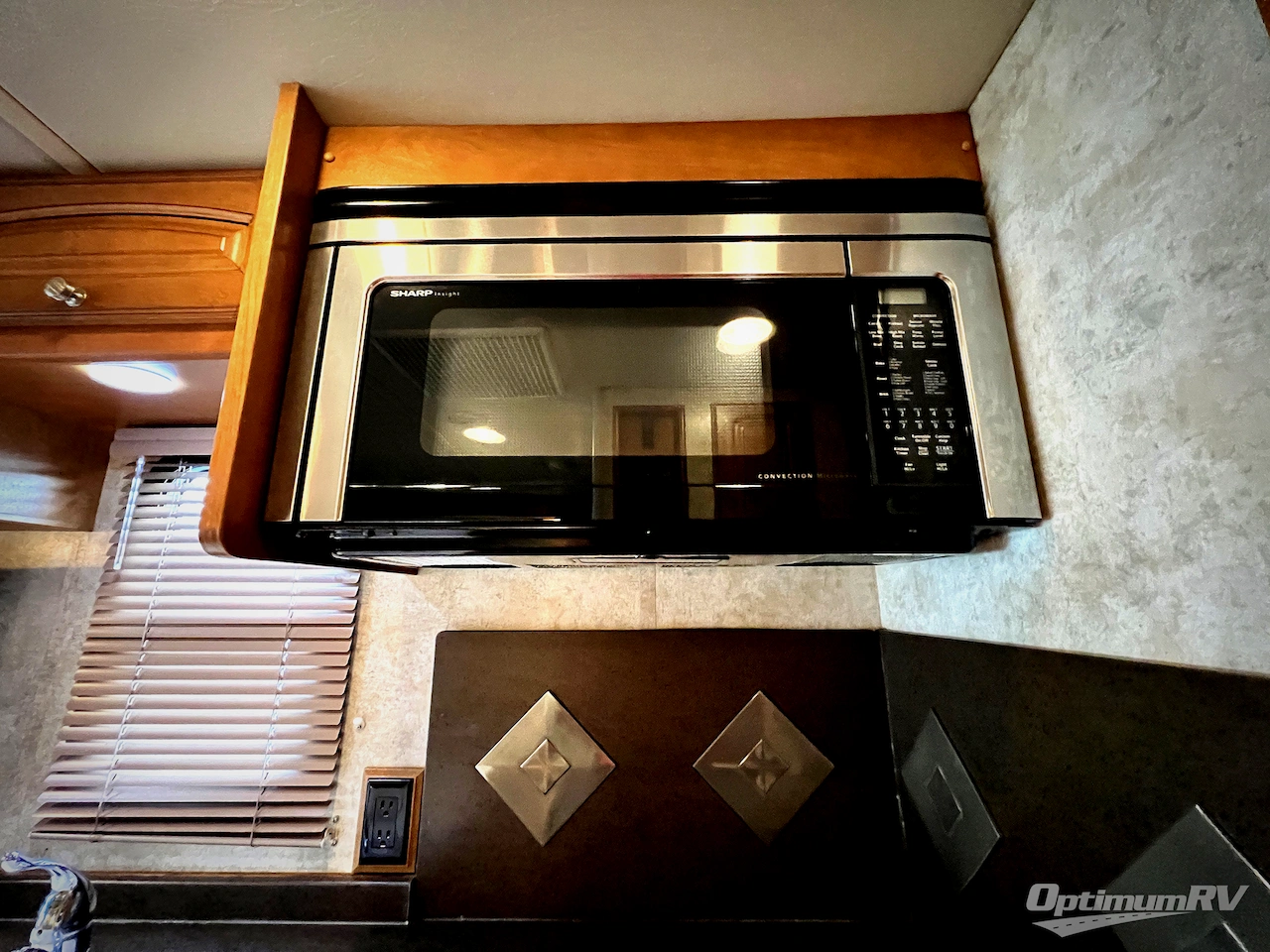 2011 Winnebago Aspect 28T Photo 13