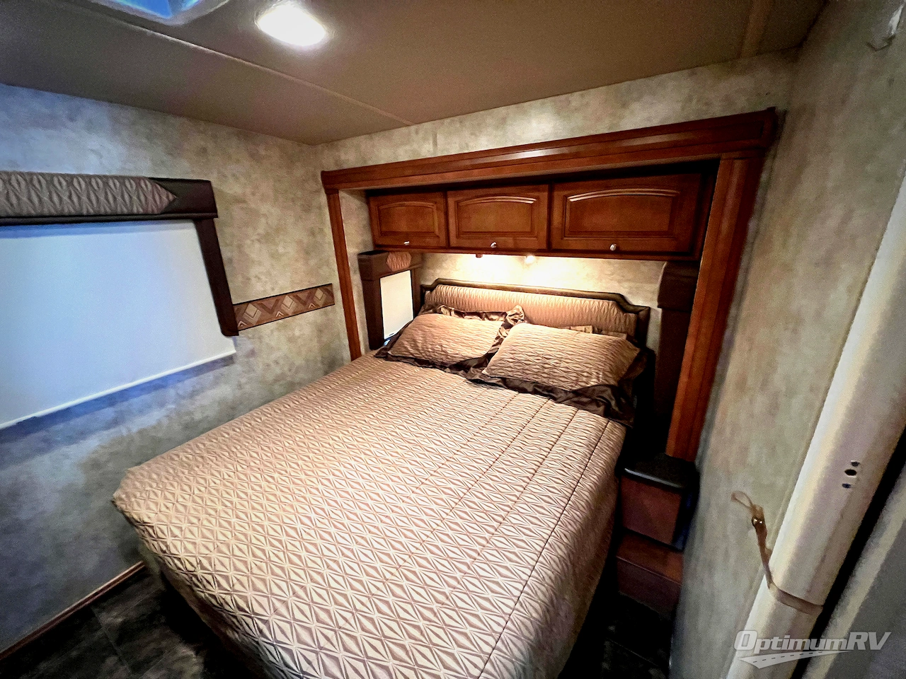 2011 Winnebago Aspect 28T Photo 17