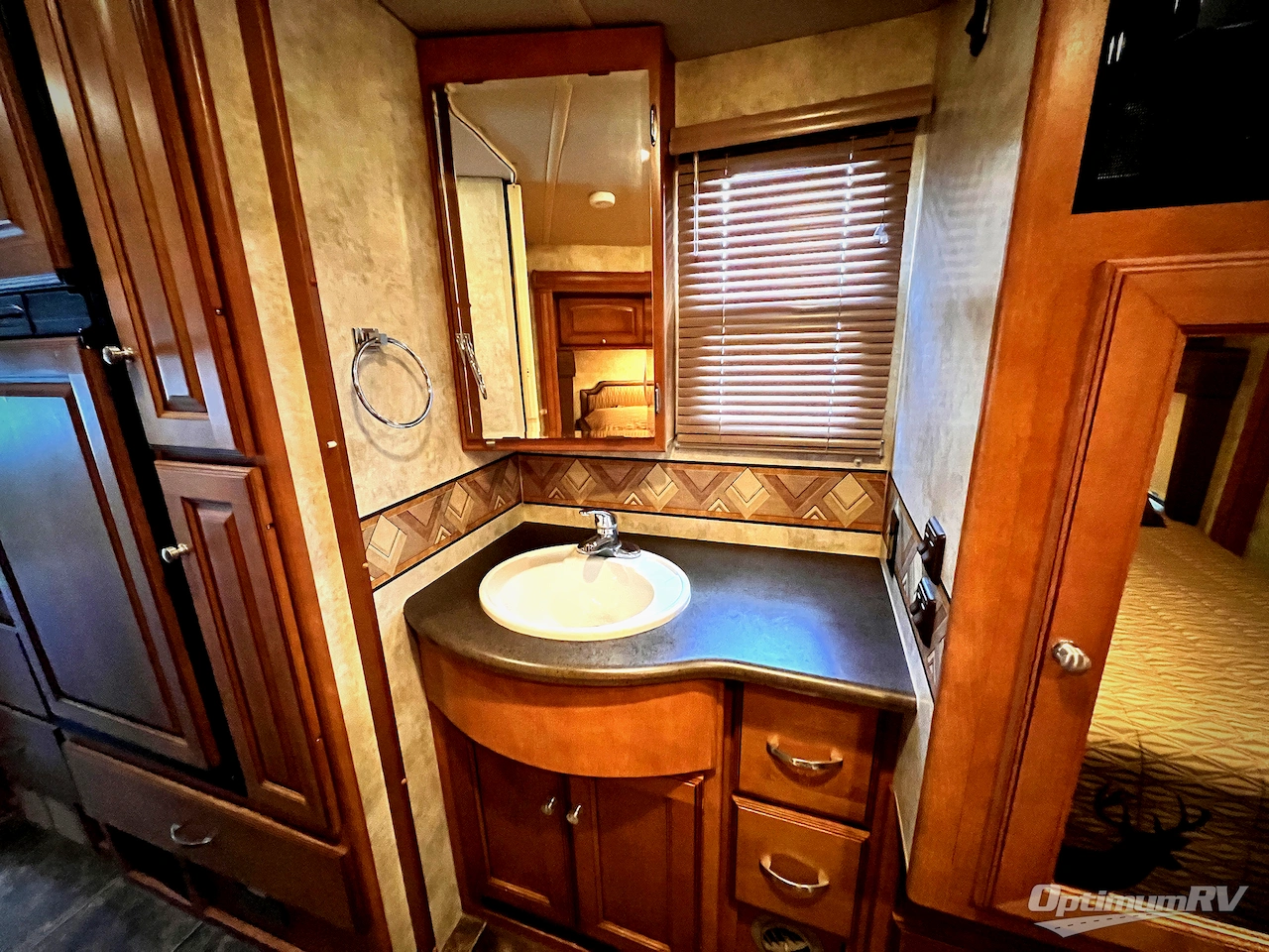2011 Winnebago Aspect 28T Photo 19
