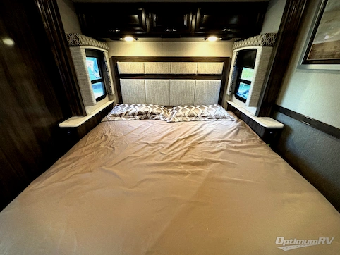 2021 Holiday Rambler Vacationer 35K RV Photo 3