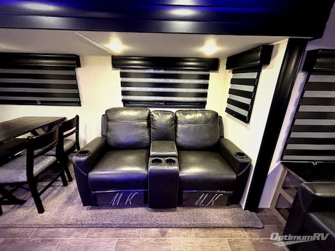 2022 Forest River Cherokee Alpha Wolf 26RL-L RV Photo 4