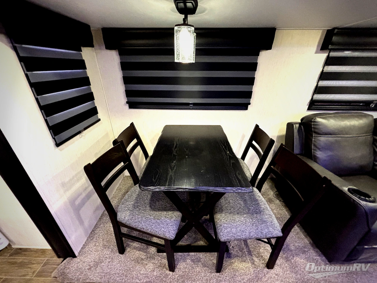 2022 Forest River Cherokee Alpha Wolf 26RL-L Photo 12