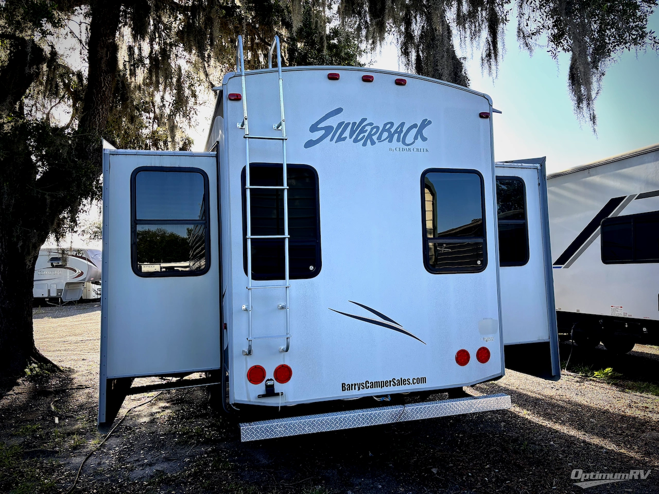 2015 Forest River Cedar Creek Silverback 29RE Photo 4
