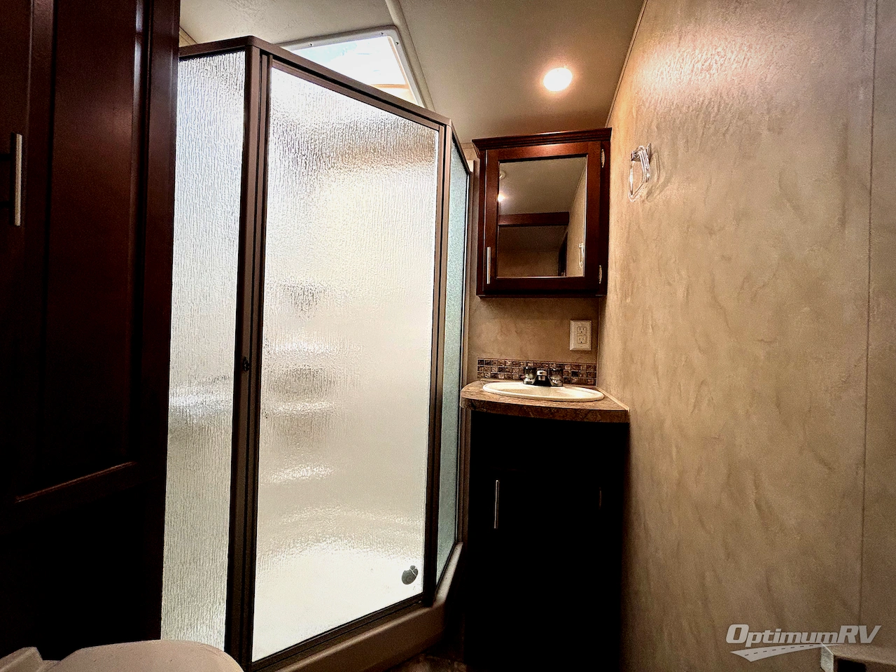 2015 Forest River Cedar Creek Silverback 29RE Photo 10