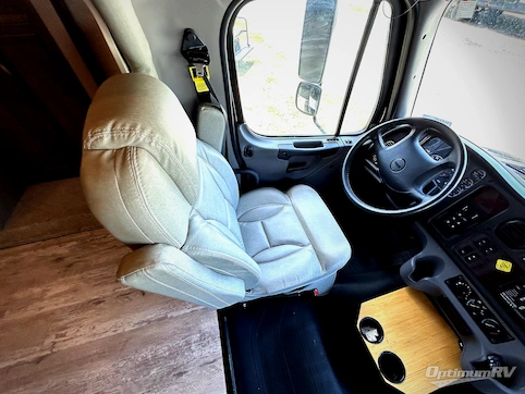 2022 Jayco Seneca Prestige 37K RV Photo 2