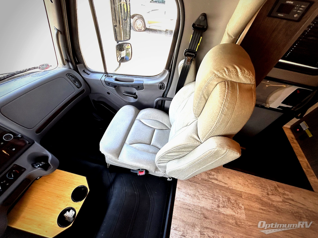 2022 Jayco Seneca Prestige 37K Photo 9