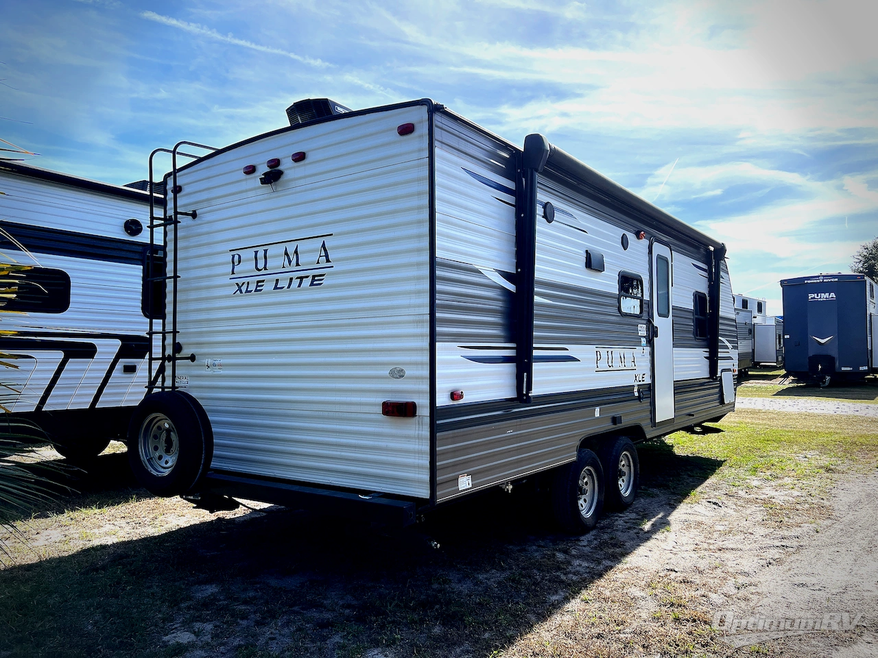 2021 Palomino Puma XLE Lite 24FBSC Photo 2