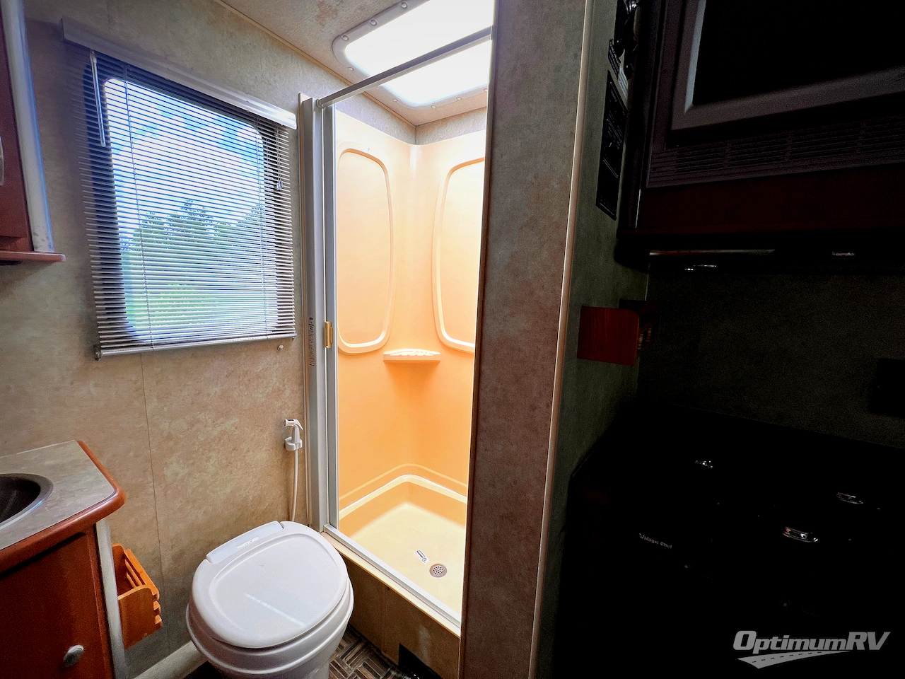 2008 Winnebago View 24H Photo 32