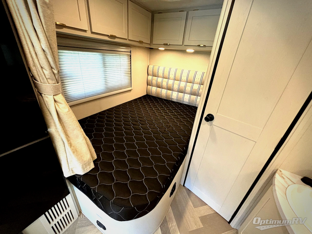 2026 Coachmen Prism Select 24CBS Photo 16