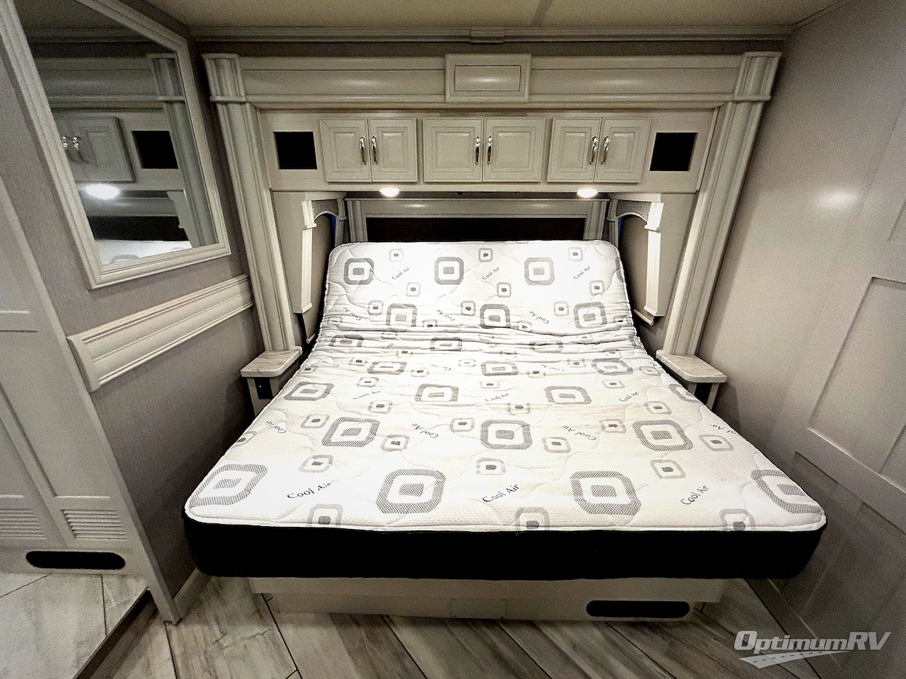 2021 Fleetwood Discovery 38W Photo 19