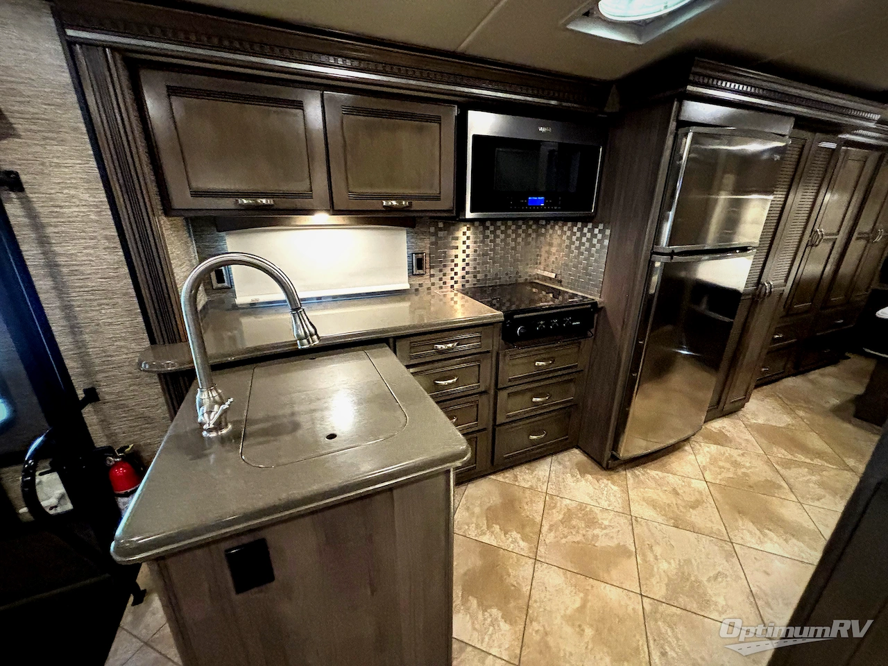 2019 Winnebago Forza 34T Photo 13