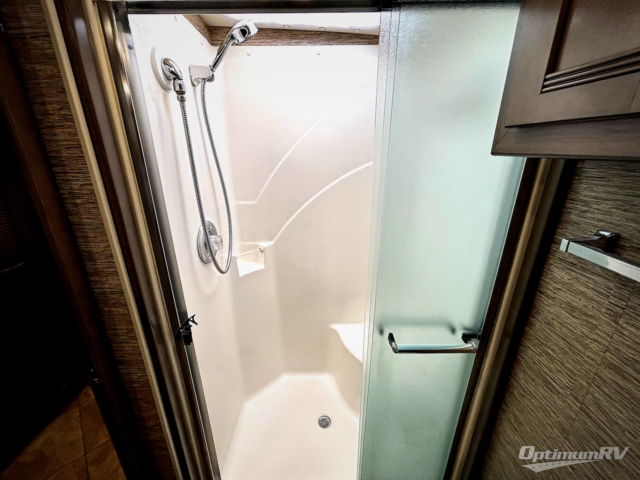 2019 Winnebago Forza 34T Photo 16