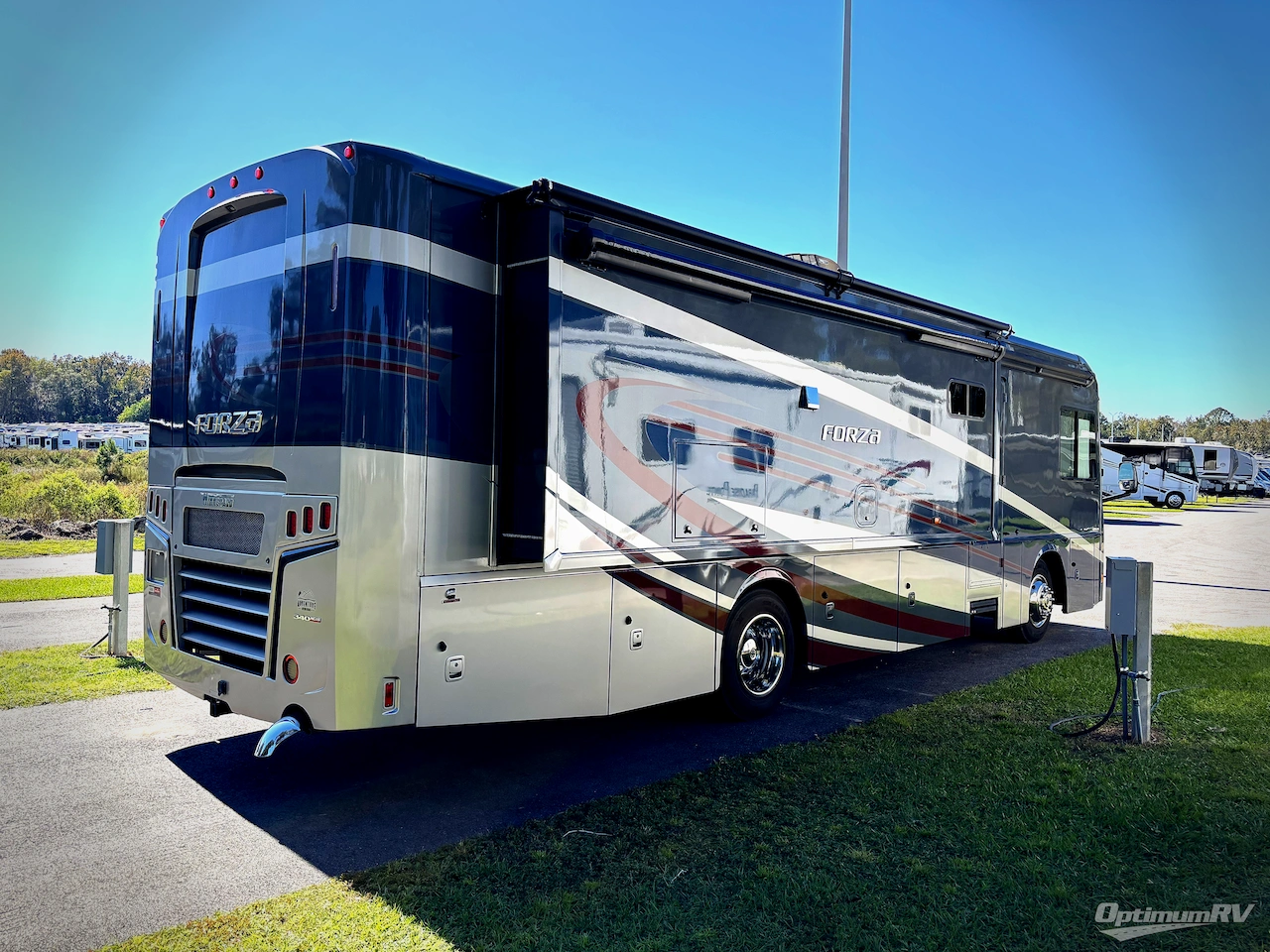 2019 Winnebago Forza 34T Photo 2