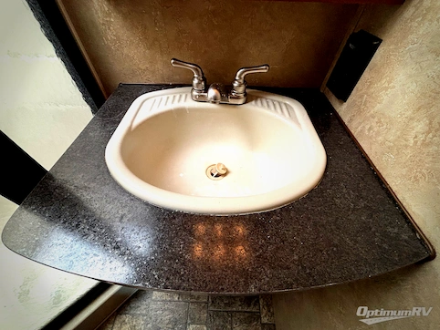 2010 Forest River Blue Ridge 2950RK RV Photo 3