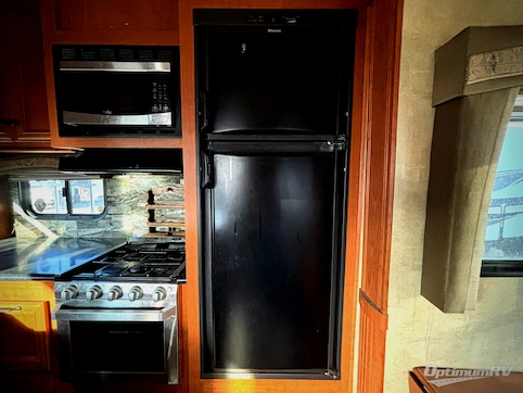 2010 Forest River Blue Ridge 2950RK RV Photo 4