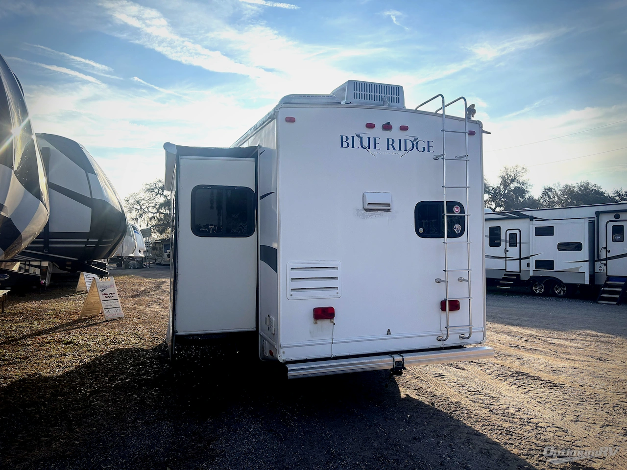 2010 Forest River Blue Ridge 2950RK Photo 3