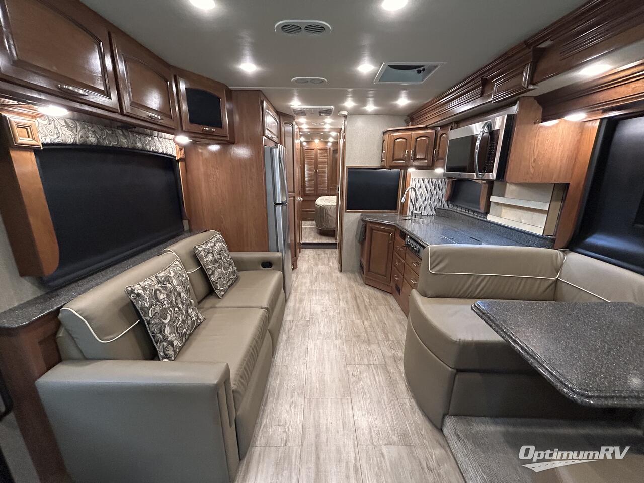 2018 Holiday Rambler Navigator XE 33D Photo 6