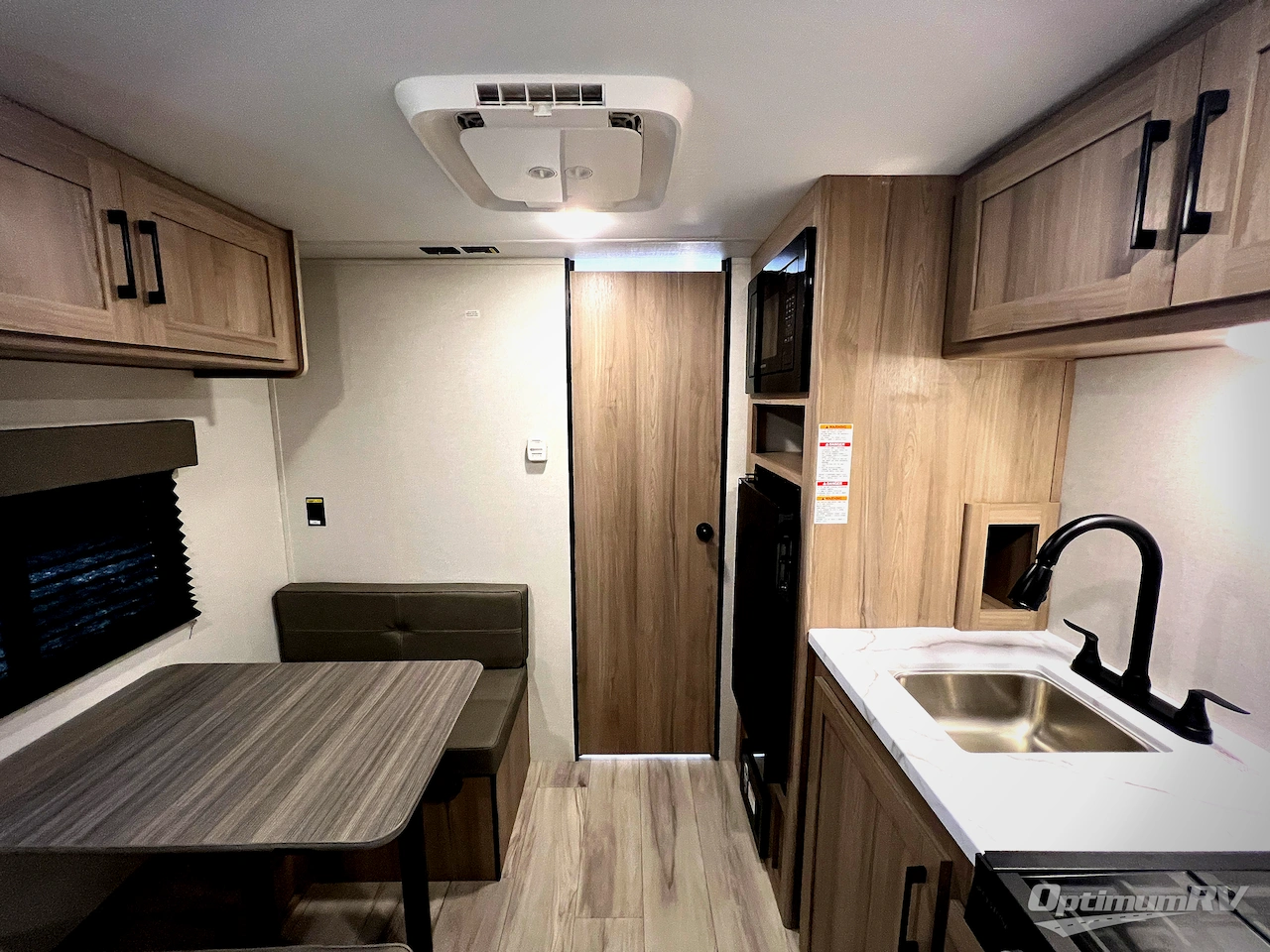 2025 Keystone Coleman Light 17RX Photo 4