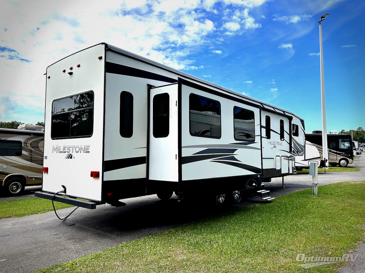 2019 Heartland Milestone 377MB Photo 2