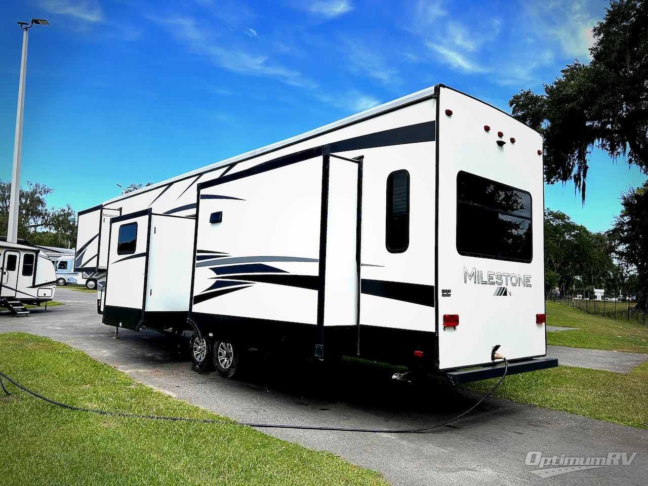 2019 Heartland Milestone 377MB Photo 3